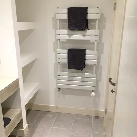Village Apartment *